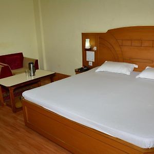 Executive King Room Sofa Bed